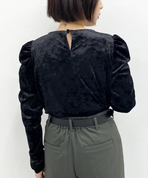 apres jour mignon(アプレジュールミニョン)の「ベロア袖コンシャストップス【ZOZOTOWN限定アイテム】(Tシャツ/カットソー・レディース・ブラック/ダークブラウン/パープル・X-LARGE/フリー)」の7枚目の写真