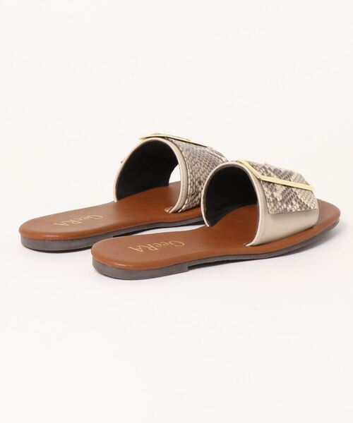 GeeRA（ジーラ）の「バックルデザインフラットサンダル（サンダル・レディース・パイソン/ブラック/ベージュ・LARGE/MEDIUM/SMALL/X-LARGE）」の4枚目の写真