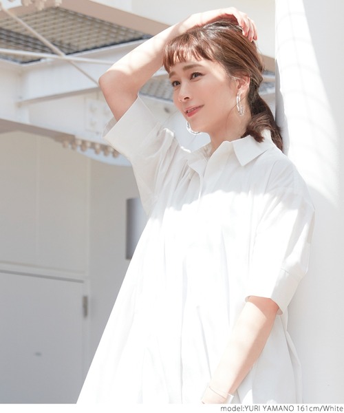 coca(coca)(コカ)の「ハリ感ダンプ オープンカラーワンピース(ワンピース・レディース・ホワイト/ブラック・ONE SIZE)」の5枚目の写真