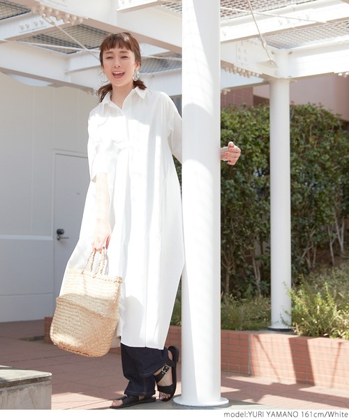 coca(coca)(コカ)の「ハリ感ダンプ オープンカラーワンピース(ワンピース・レディース・ホワイト/ブラック・ONE SIZE)」の3枚目の写真