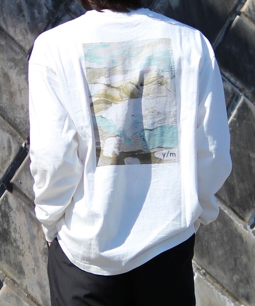 y/m by れぽすけ（イムバイレポスケ）の「バックグラフィックロンT（Tシャツ/カットソー・メンズ・ホワイト/ブラック・MEDIUM/LARGE）」の5枚目の写真