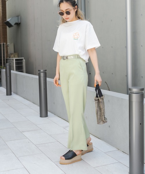 RASVOA(ラスボア)の「【WEB限定】センタープレスフレアスラックス(その他パンツ・レディース・ブラック/グリーン系その他/グレイッシュベージュ・FREE)」の17枚目の写真