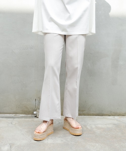 RASVOA(ラスボア)の「【WEB限定】センタープレスフレアスラックス(その他パンツ・レディース・ブラック/グリーン系その他/グレイッシュベージュ・FREE)」の14枚目の写真