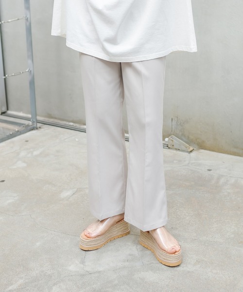 RASVOA(ラスボア)の「【WEB限定】センタープレスフレアスラックス(その他パンツ・レディース・ブラック/グリーン系その他/グレイッシュベージュ・FREE)」の6枚目の写真