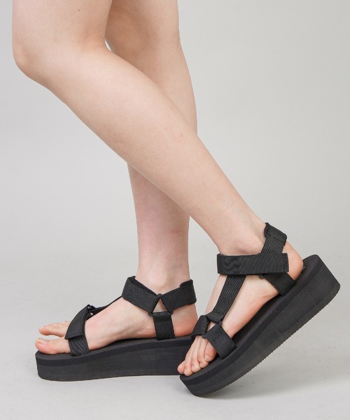 SPINNS(スピンズ)の「テープストラップ 厚底スポーツサンダル(サンダル・レディース・ブラック・L/M/S)」の6枚目の写真