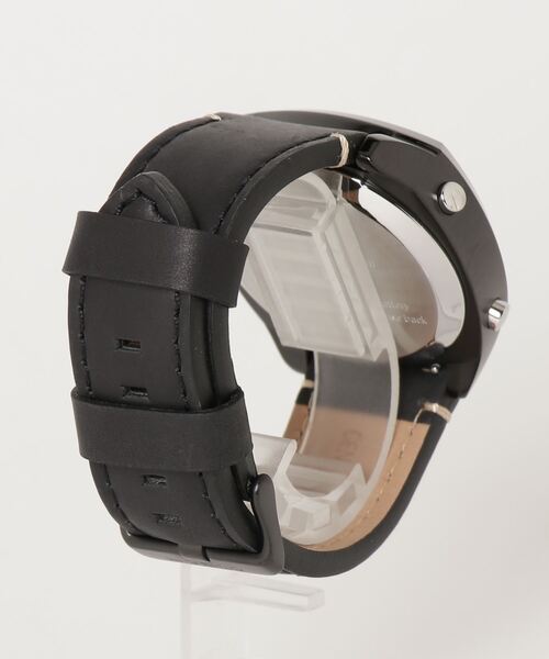 FUTURE FUNK（フーチャーファンク）の「【FUTUREFUNK】トノーケースモデル　FF101-BK-LBK（アナログ腕時計・メンズ・ブラック・FREE）」の2枚目の写真