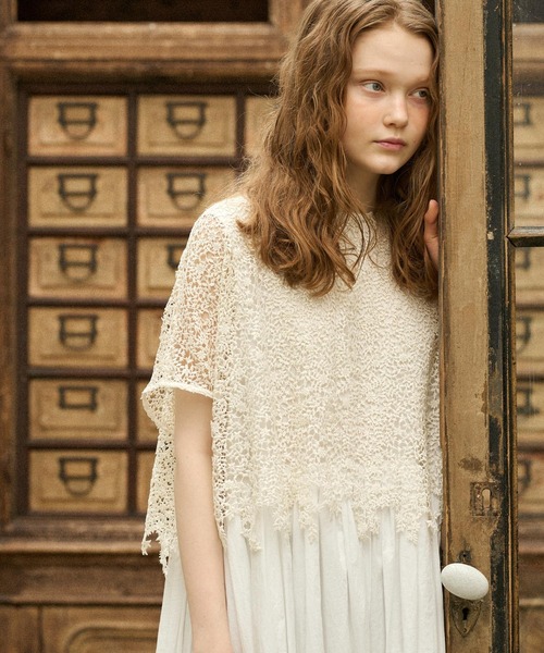 PUAL CE CIN(ピュアルセシン)の「ケミカル両耳レースブラウス(シャツ/ブラウス・レディース・アイボリー/ブラック・FREE)」の2枚目の写真