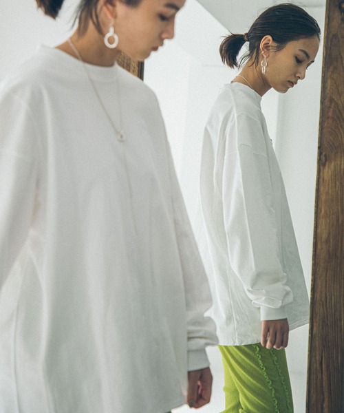 MATURED(マチュアード)の「【MATURED】Square shoulder tee(スクエアショルダーティー)(Tシャツ/カットソー・レディース・ホワイト/ブルー・FREE)」の2枚目の写真