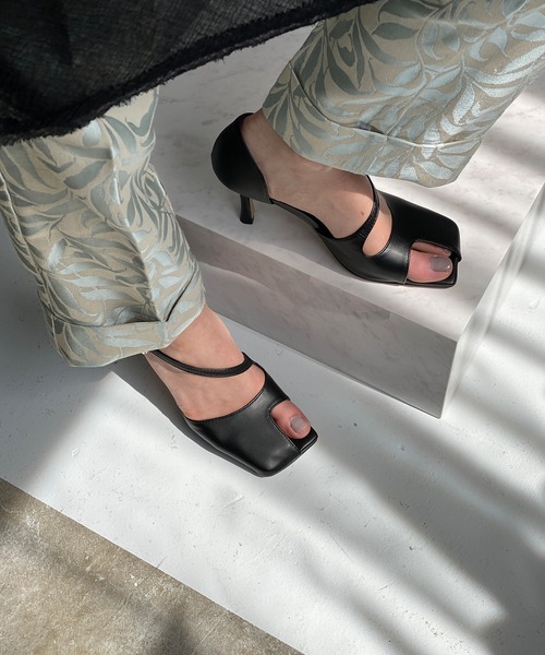 chuclla(チュクラ)の「【chuclla】【2021/SS】Asymmetry cutting-toe pumps chs143(パンプス・レディース・ブラック/ベージュ/ホワイト/オレンジ・40/37/38/36/39)」の5枚目の写真