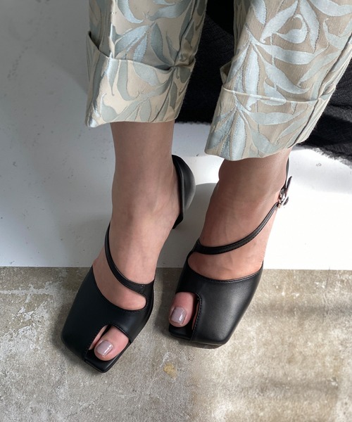 chuclla(チュクラ)の「【chuclla】【2021/SS】Asymmetry cutting-toe pumps chs143(パンプス・レディース・ブラック/ベージュ/ホワイト/オレンジ・40/37/38/36/39)」の6枚目の写真