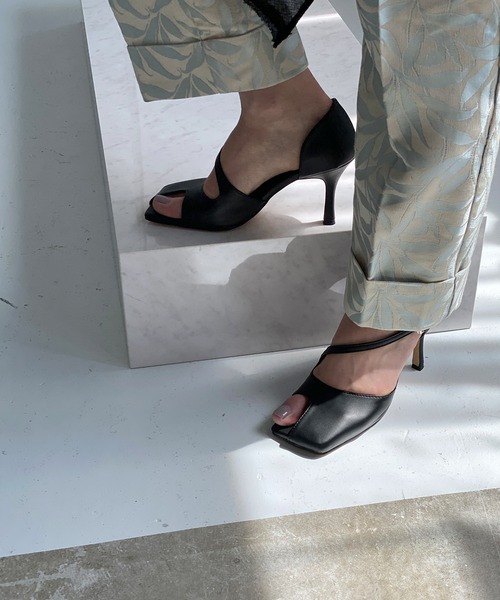 chuclla(チュクラ)の「【chuclla】【2021/SS】Asymmetry cutting-toe pumps chs143(パンプス・レディース・ブラック/ベージュ/ホワイト/オレンジ・40/37/38/36/39)」の8枚目の写真