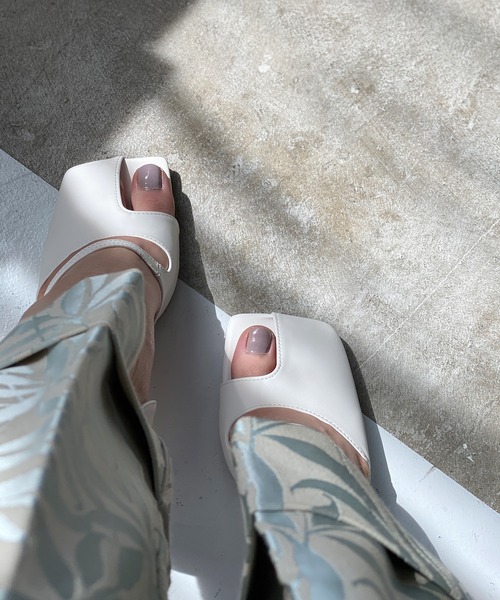 chuclla(チュクラ)の「【chuclla】【2021/SS】Asymmetry cutting-toe pumps chs143(パンプス・レディース・ブラック/ベージュ/ホワイト/オレンジ・40/37/38/36/39)」の13枚目の写真