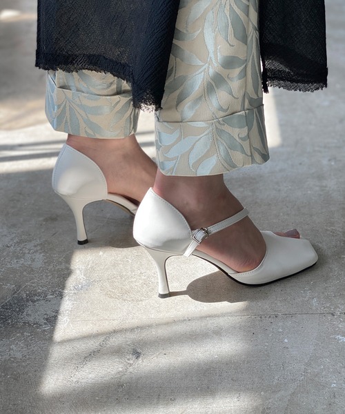 chuclla(チュクラ)の「【chuclla】【2021/SS】Asymmetry cutting-toe pumps chs143(パンプス・レディース・ブラック/ベージュ/ホワイト/オレンジ・40/37/38/36/39)」の14枚目の写真