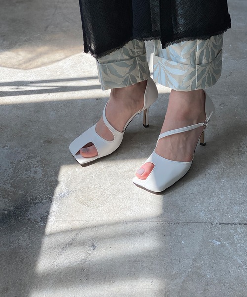 chuclla(チュクラ)の「【chuclla】【2021/SS】Asymmetry cutting-toe pumps chs143(パンプス・レディース・ブラック/ベージュ/ホワイト/オレンジ・40/37/38/36/39)」の18枚目の写真