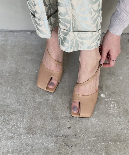 chuclla(チュクラ)の「【chuclla】【2021/SS】Asymmetry cutting-toe pumps chs143(パンプス・レディース・ブラック/ベージュ/ホワイト/オレンジ・40/37/38/36/39)」の21枚目の写真