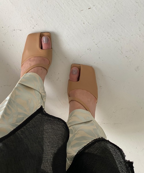 chuclla(チュクラ)の「【chuclla】【2021/SS】Asymmetry cutting-toe pumps chs143(パンプス・レディース・ブラック/ベージュ/ホワイト/オレンジ・40/37/38/36/39)」の22枚目の写真