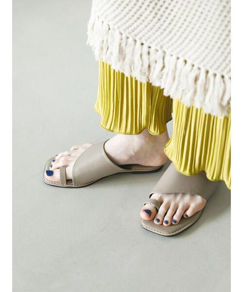 koe（コエ）の「スクエアトゥトングサンダル*（サンダル・レディース・ブラック/ベージュ・M/L）」の3枚目の写真