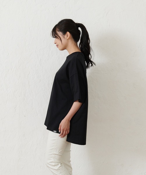 OUTDOOR PRODUCTS APPAREL(アウトドアプロダクツアパレル)の「USAコットン バックエンボスロゴBIGシルエットTシャツ(Tシャツ/カットソー・レディース・ホワイト/ブラック/ブルー系その他/ピンク系その他・FREE)」の5枚目の写真