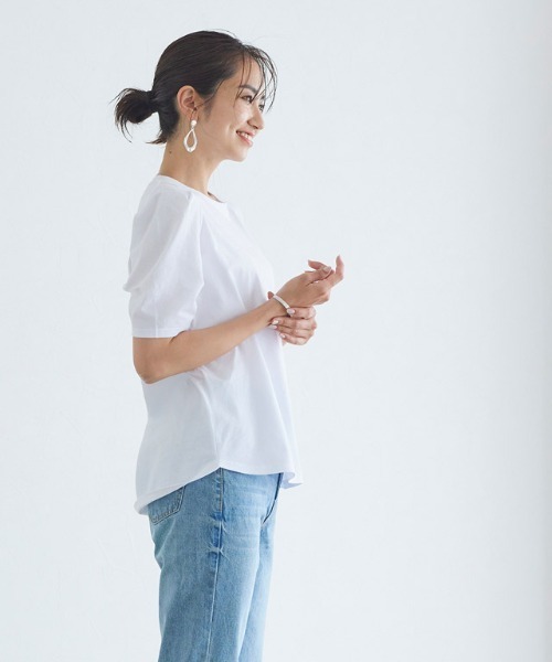 Pierrot(ピエロ)の「コットンパフスリーブTシャツ 綿100%(Tシャツ/カットソー・レディース・グレイッシュベージュ/オフホワイト/ブラック/ミント・M/L)」の8枚目の写真