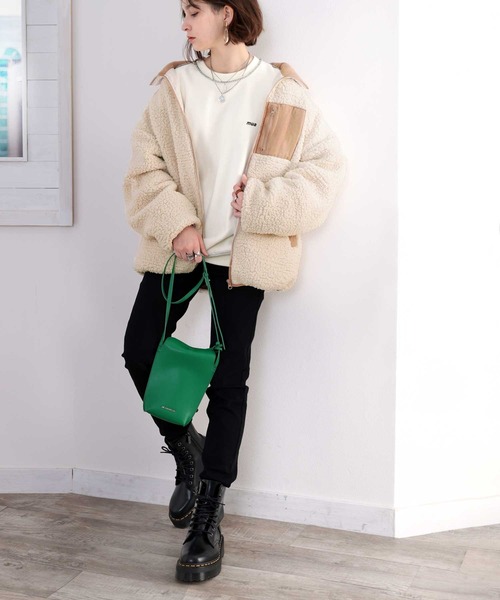 classicalelf(クラシカルエルフ)の「ゆるもこボアに癒され。ビッグシルエットボアブルゾン(ブルゾン・レディース・アイボリー/ブラック/ベージュ/モカ・X-LARGE/MEDIUM/LARGE/SMALL)」の6枚目の写真