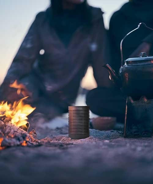 ESTNATION（エストネーション）の「BANG & OLUFSEN / "BEOSOUND EXPLORE" Bluetoothスピーカー（スピーカー・メンズ・ブラック/ダークグリーン・FREE）」の3枚目の写真