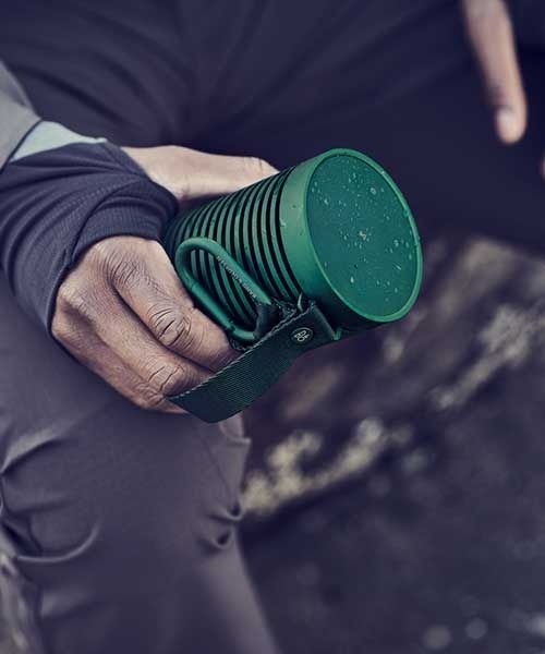 ESTNATION（エストネーション）の「BANG & OLUFSEN / "BEOSOUND EXPLORE" Bluetoothスピーカー（スピーカー・メンズ・ブラック/ダークグリーン・FREE）」の8枚目の写真