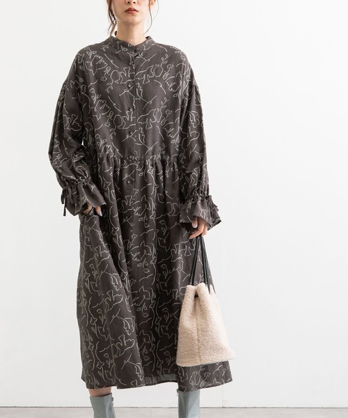 POU DOU DOU（プードゥドゥ）の「線画プリントワンピース（ワンピース・レディース・ダークグレー/キナリ・3）」の6枚目の写真