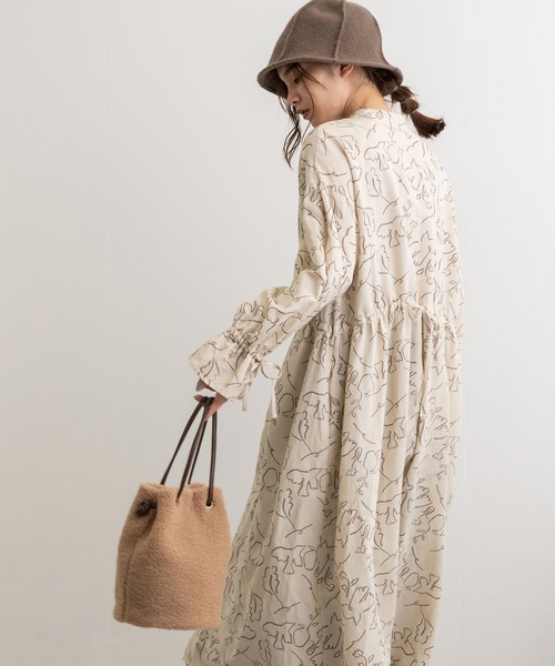 POU DOU DOU（プードゥドゥ）の「線画プリントワンピース（ワンピース・レディース・ダークグレー/キナリ・3）」の18枚目の写真