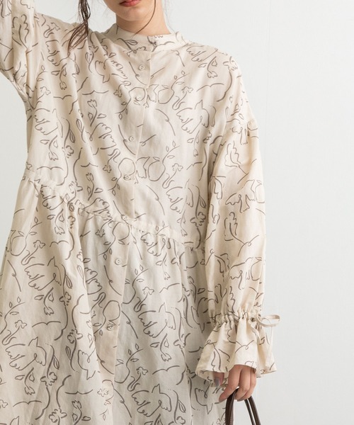 POU DOU DOU（プードゥドゥ）の「線画プリントワンピース（ワンピース・レディース・ダークグレー/キナリ・3）」の19枚目の写真