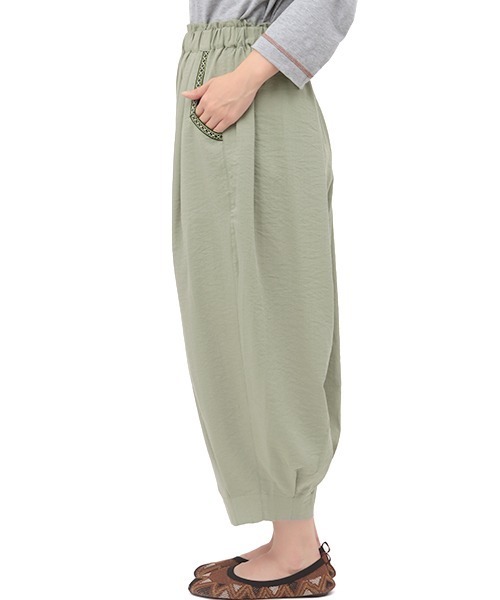 チチカカ（チチカカ）の「エッグタックパンツ（その他パンツ・レディース・ブラック/カーキ/グリーン・FREE）」の7枚目の写真