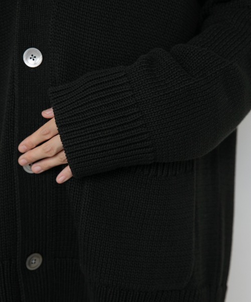 yuw（ユウ）の「UNSEX BIG V CARDIGAN　217974（カーディガン/ボレロ・レディース・ブラック/グレー/グリーン/レッド/ダークブラウン・FREE）」の14枚目の写真