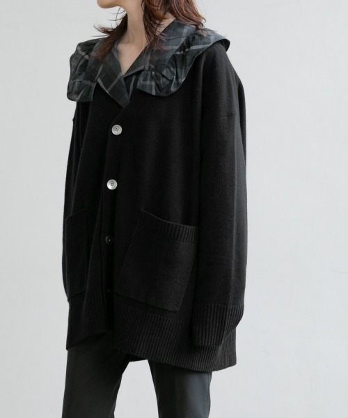 yuw（ユウ）の「UNSEX BIG V CARDIGAN　217974（カーディガン/ボレロ・レディース・ブラック/グレー/グリーン/レッド/ダークブラウン・FREE）」の19枚目の写真