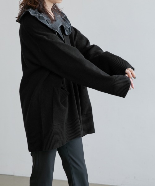 yuw（ユウ）の「UNSEX BIG V CARDIGAN　217974（カーディガン/ボレロ・レディース・ブラック/グレー/グリーン/レッド/ダークブラウン・FREE）」の20枚目の写真