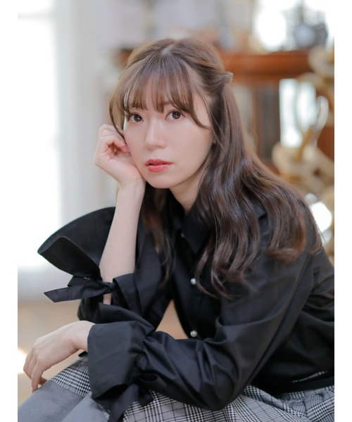 Areeam（アリーム）の「静かな魅力のモノクロブラウス（シャツ/ブラウス・レディース・ブラック/オフホワイト・FREE）」の2枚目の写真