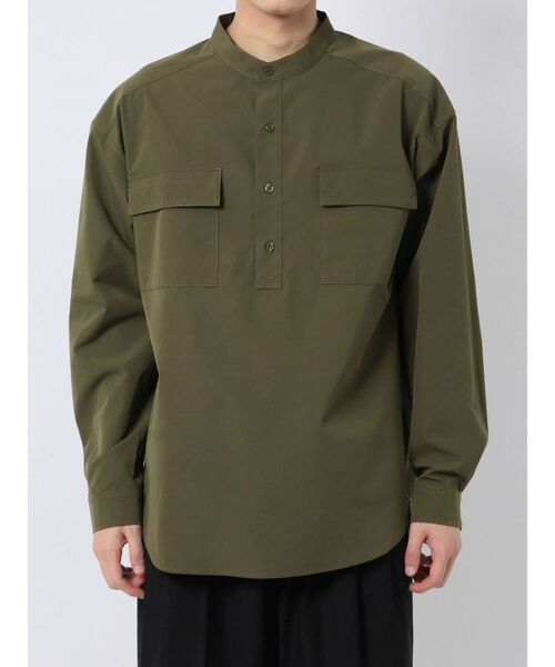 COTORICA（コトリカ）の「ポプリンバンドカラープルオーバーシャツ（シャツ/ブラウス・メンズ・カーキ/ベージュ・LARGE/MEDIUM）」の3枚目の写真