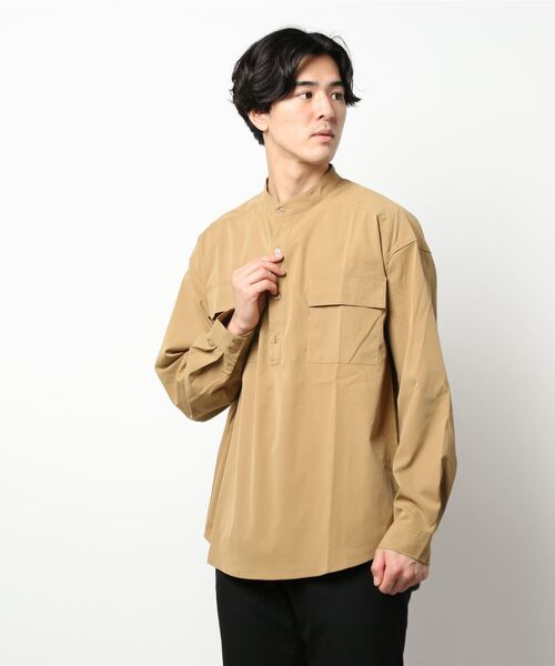 COTORICA（コトリカ）の「ポプリンバンドカラープルオーバーシャツ（シャツ/ブラウス・メンズ・カーキ/ベージュ・LARGE/MEDIUM）」の11枚目の写真