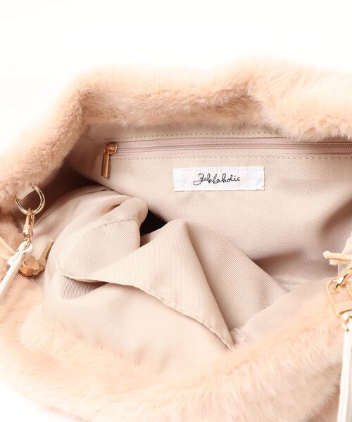 crie conforto(クリーコンフォルト)の「フェイクミンククラッチSD(ショルダーバッグ・レディース・ベージュ/ライトグレー・FREE)」の5枚目の写真