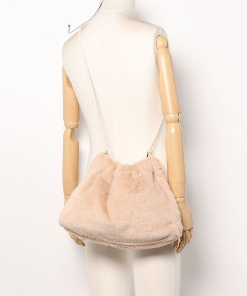 crie conforto(クリーコンフォルト)の「フェイクミンククラッチSD(ショルダーバッグ・レディース・ベージュ/ライトグレー・FREE)」の3枚目の写真