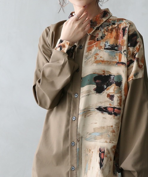 n'OrLABEL（ノアールレーベル）の「『アート柄アシメロングシャツ』（シャツ/ブラウス・レディース・ベージュ/グレー・1/2）」の3枚目の写真