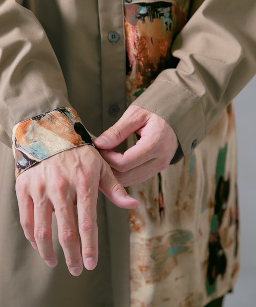 n'OrLABEL（ノアールレーベル）の「『アート柄アシメロングシャツ』（シャツ/ブラウス・レディース・ベージュ/グレー・1/2）」の4枚目の写真