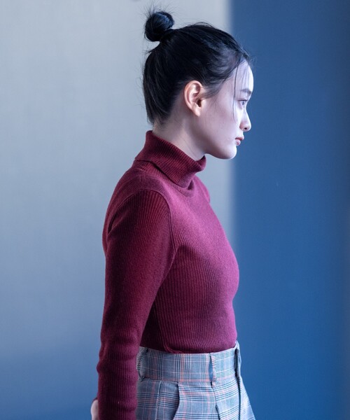 THE SHOP TK (ザ ショップ ティーケー )の「◆タートルニットプルオーバー(ニット/セーター・レディース・ブラック/オフホワイト/オレンジ系・12/13/14)」の4枚目の写真