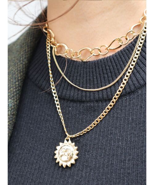 EVRIS（エヴリス）の「オーバーラップサニーモチーフネックレス（ネックレス・レディース・ゴールド/シルバー・FREE）」の2枚目の写真