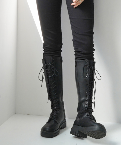 VENCEEXCHANGE（ヴァンスエクスチェンジ）の「タンクソールレースアップロングブーツ（ブーツ・レディース・ホワイト/ブラック・M/L）」の10枚目の写真