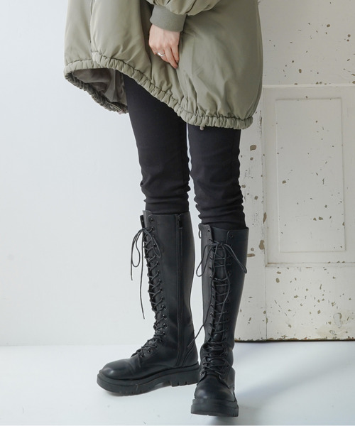 VENCEEXCHANGE（ヴァンスエクスチェンジ）の「タンクソールレースアップロングブーツ（ブーツ・レディース・ホワイト/ブラック・M/L）」の12枚目の写真