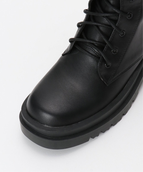 VENCEEXCHANGE（ヴァンスエクスチェンジ）の「タンクソールレースアップロングブーツ（ブーツ・レディース・ホワイト/ブラック・M/L）」の5枚目の写真