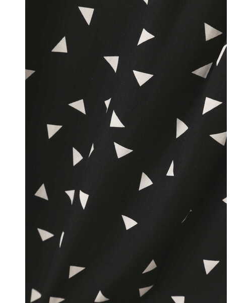 human woman（ヒューマンウーマン）の「◆幾何学プリントプルオーバーブラウス（シャツ/ブラウス・レディース・ダークインディゴブルー/ブラック系その他3・MEDIUM）」の11枚目の写真