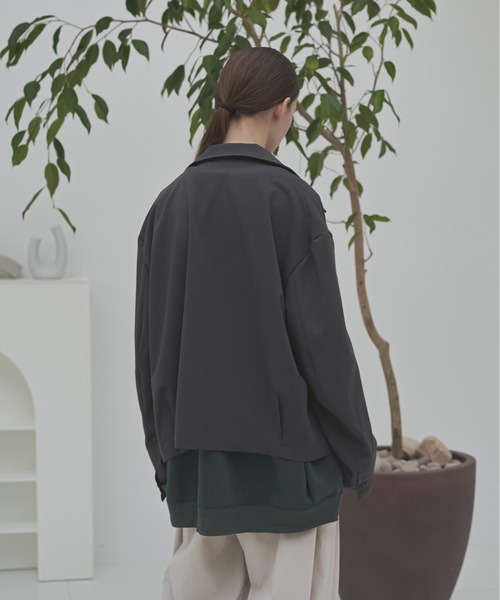 shiki tokyo(シキトウキョウ)の「Oversized Shirt Cardigan / オーバーサイズシャツカーディガン(カーディガン/ボレロ・メンズ・チャコールグレー/グレイッシュベージュ・SMALL/LARGE/MEDIUM)」の9枚目の写真