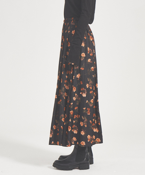 Rouge vif Anna（ルージュヴィフアンナ）の「フラワープリントマキシスカート（スカート・レディース・ブラック・フリー）」の5枚目の写真