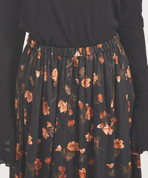 Rouge vif Anna（ルージュヴィフアンナ）の「フラワープリントマキシスカート（スカート・レディース・ブラック・フリー）」の7枚目の写真