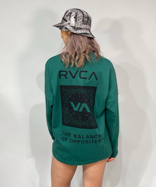 RVCA(ルーカ)の「RVCA/ルーカ ビッグシルエット バンダナ柄ロゴロンT/ロングスリーブTEE BC043-057(Tシャツ/カットソー・レディース・ブラック/グリーン/ホワイト・M/S/XS)」の1枚目の写真